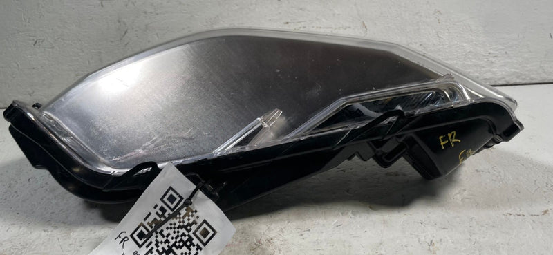 Load image into Gallery viewer, 2018 - 2023 FORD MUSTANG FRONT RIGHT PASSENGER SIDE FOG LIGHT LAMP # 113552
