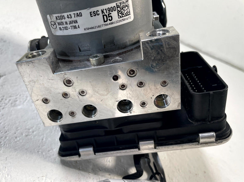 Load image into Gallery viewer, 2022 - 2023 MAZDA CX-5 ABS ANTI LOCK BRAKE PUMP MODULE KSD5437A0 2.5L # 113767
