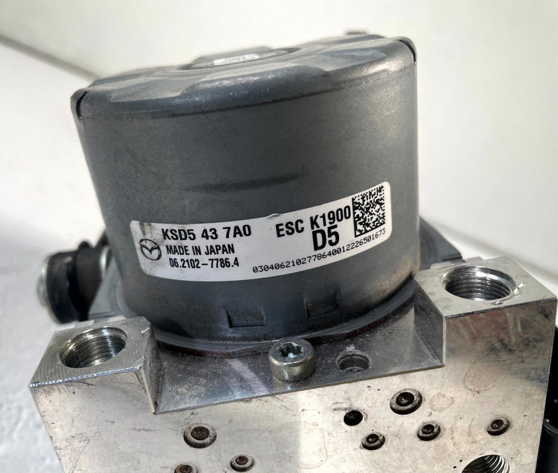 Load image into Gallery viewer, 2022 - 2023 MAZDA CX-5 ABS ANTI LOCK BRAKE PUMP MODULE KSD5437A0 2.5L # 113767
