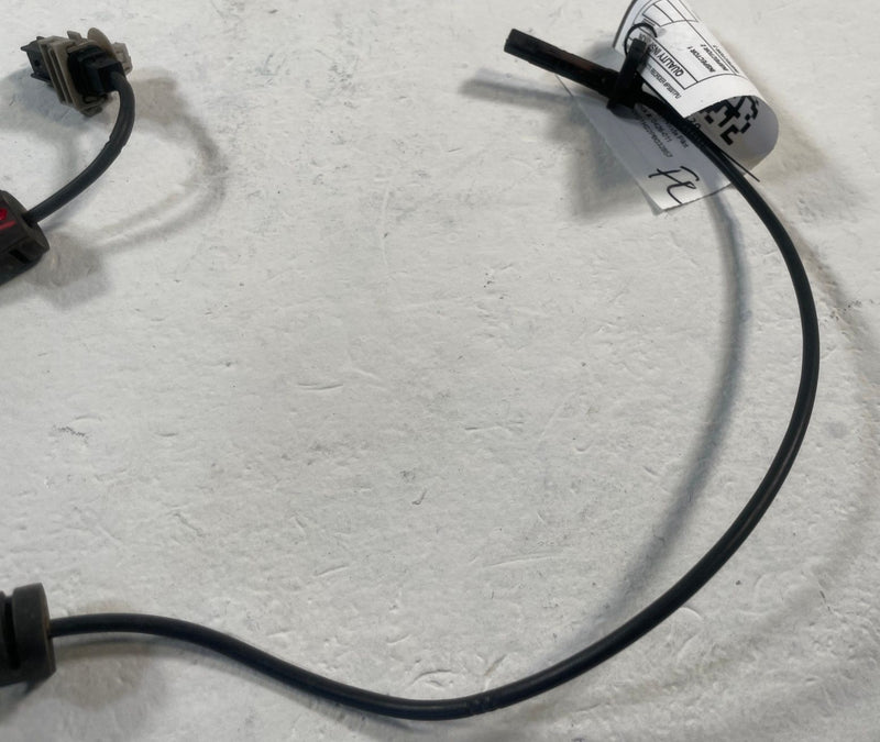 Load image into Gallery viewer, 2023 - 2025 HONDA PILOT FRONT LEFT OR RIGHT SIDE ABS WHEEL SPEED SENSOR # 109639
