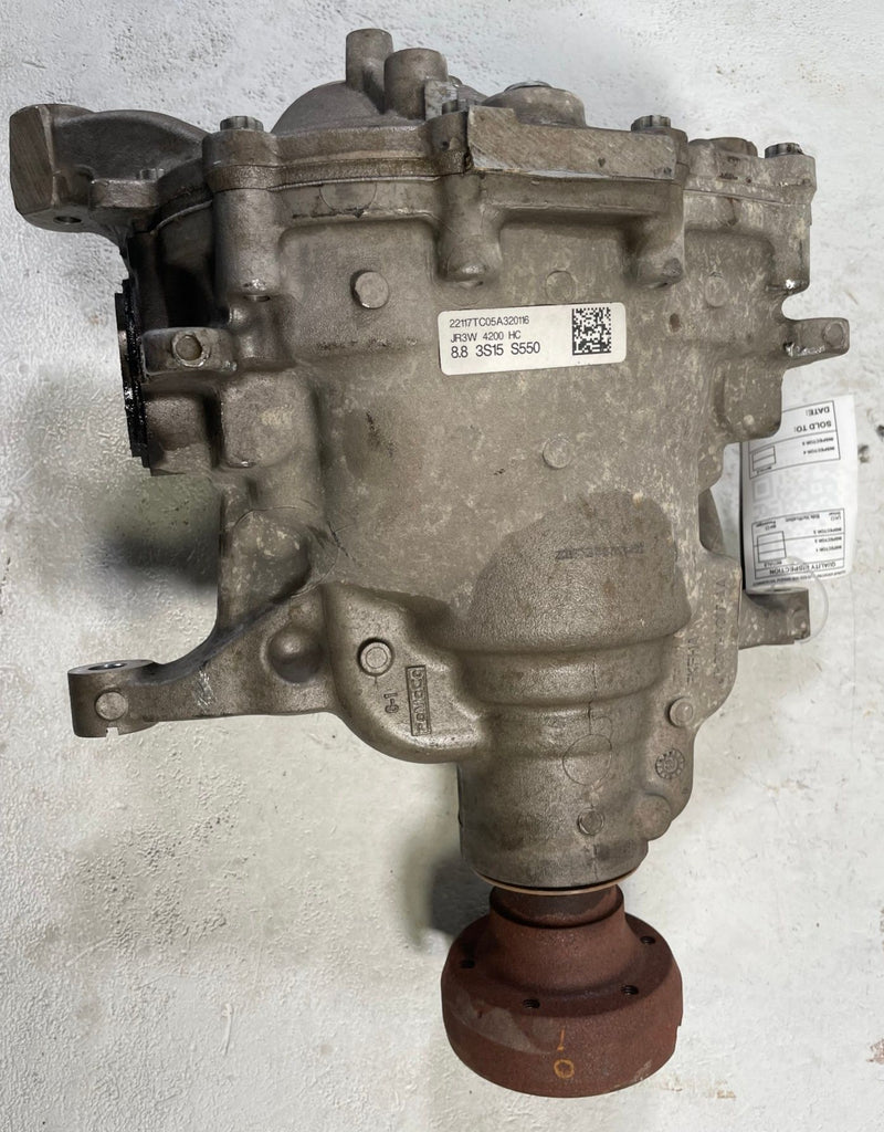 Load image into Gallery viewer, 2015-2025 FORD MUSTANG RWD REAR DIFFERENTIAL CARRIER 3.15 GEAR RATIO # 113562
