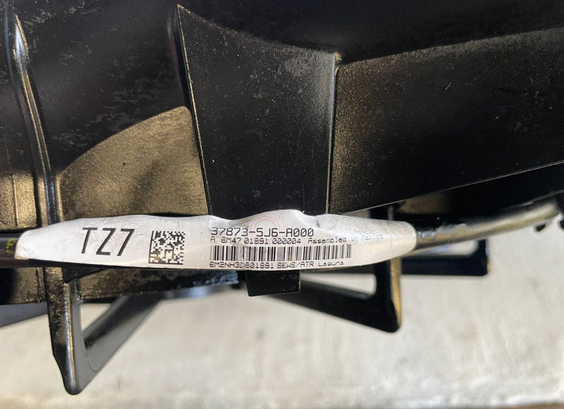Load image into Gallery viewer, 19-25 HONDA PASSPORT LEFT RADIATOR COOLING FAN SHROUD &amp; BLADE &amp; MOTOR # 113389
