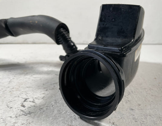 2028-2024 BMW X3 ENGINE AIR CLEANER INTAKE FILTERED AIR PIPE TUBE