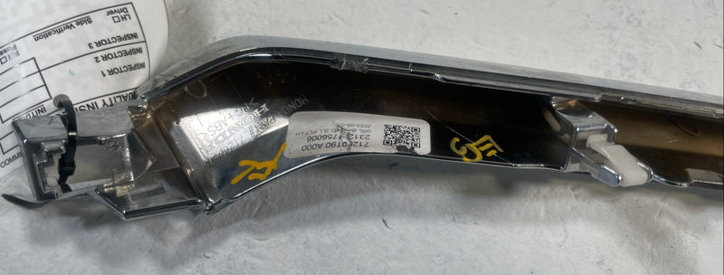 Load image into Gallery viewer, 2023 - 2025 HONDA PILOT FRONT BUMPER GRILLE LEFT SIDE BEZEL MOLDING 3.5L #109638
