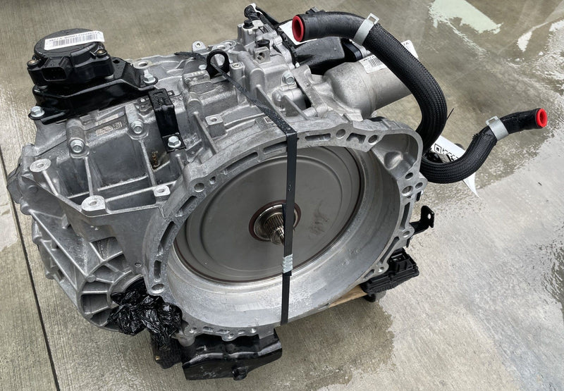Load image into Gallery viewer, HYUNDAI SANTA FE FWD AUTO TRANSMISSION ASSEMBLY 2.5L 31K MILES 2024-2025 #108711
