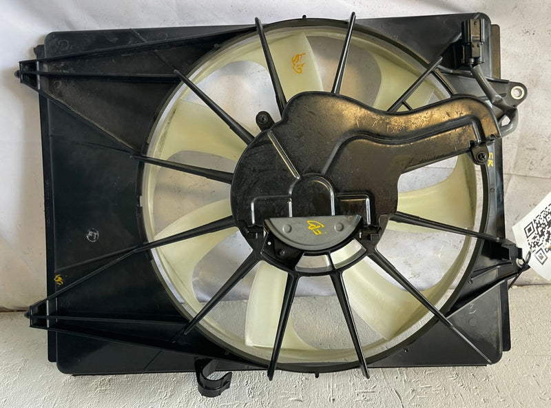 Load image into Gallery viewer, 19-25 HONDA PASSPORT RIGHT RADIATOR COOLING FAN SHROUD &amp; BLADE &amp; MOTOR # 113429
