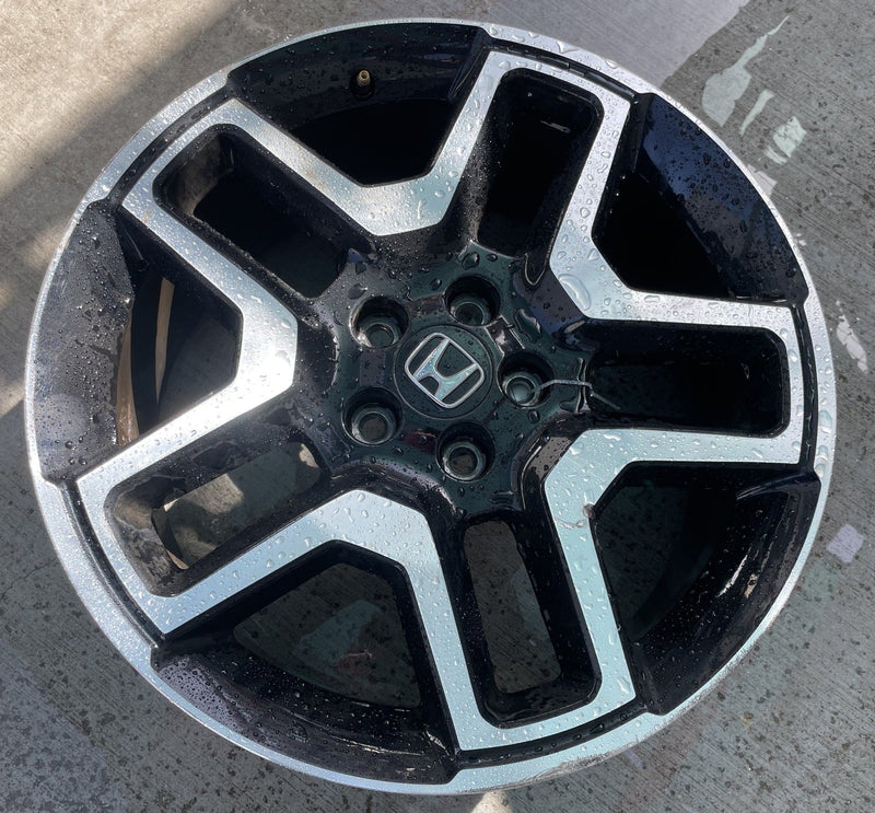 Load image into Gallery viewer, HONDA PASSPORT ELITE 20X8-1/2 TWIN 5 SPOKE ALLOY WHEEL RIM 2022-2023 # 113449
