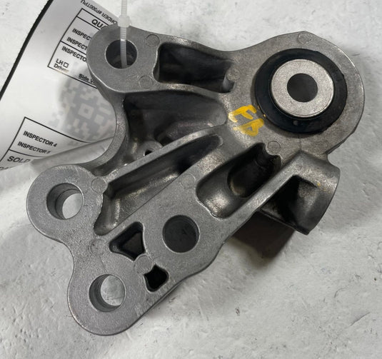 2025 - 2026 CHEVROLET EQUINOX TRANSMISSION MOUNT SUPPORT BRACKET 1.5L 