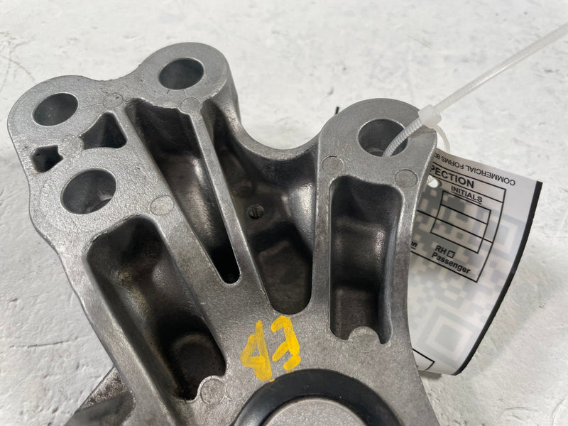 Load image into Gallery viewer, 2025 - 2026 CHEVROLET EQUINOX TRANSMISSION MOUNT SUPPORT BRACKET 1.5L # 112344
