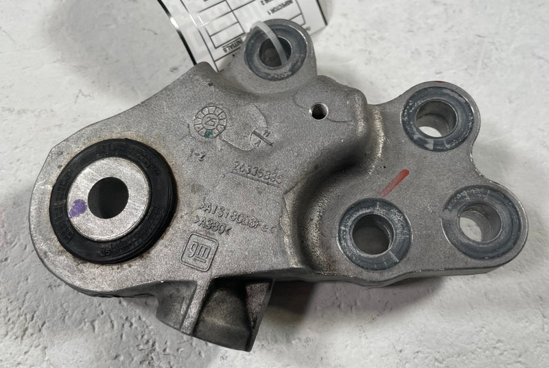 Load image into Gallery viewer, 2025 - 2026 CHEVROLET EQUINOX TRANSMISSION MOUNT SUPPORT BRACKET 1.5L # 112344
