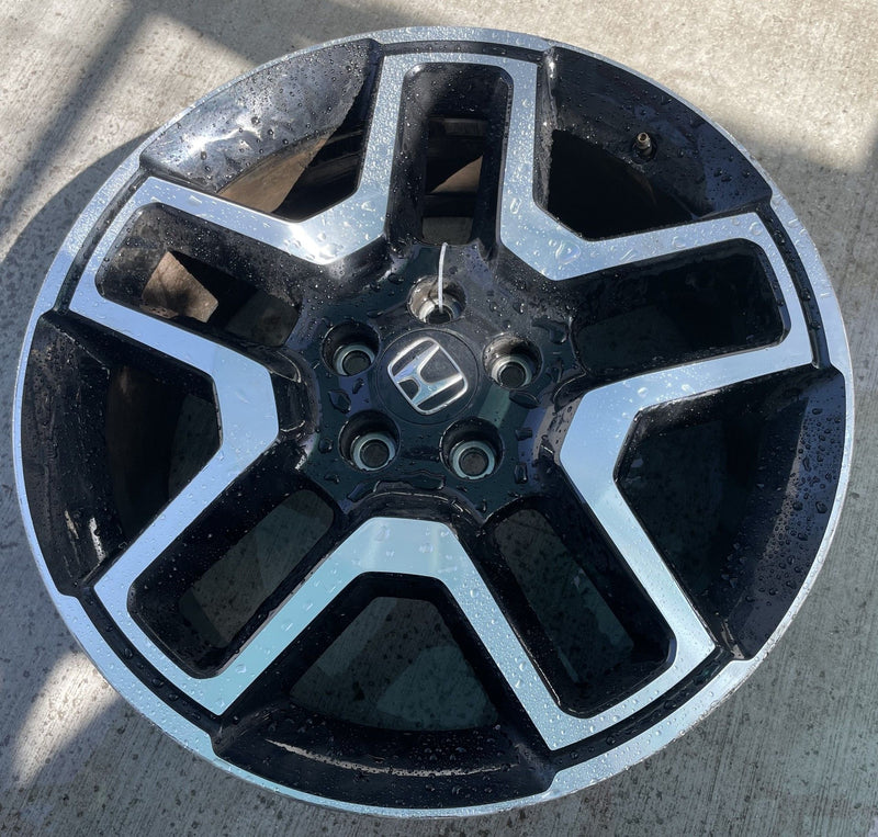 Load image into Gallery viewer, HONDA PASSPORT ELITE 20X8-1/2 TWIN 5 SPOKE ALLOY WHEEL RIM 2022-2023 # 113448
