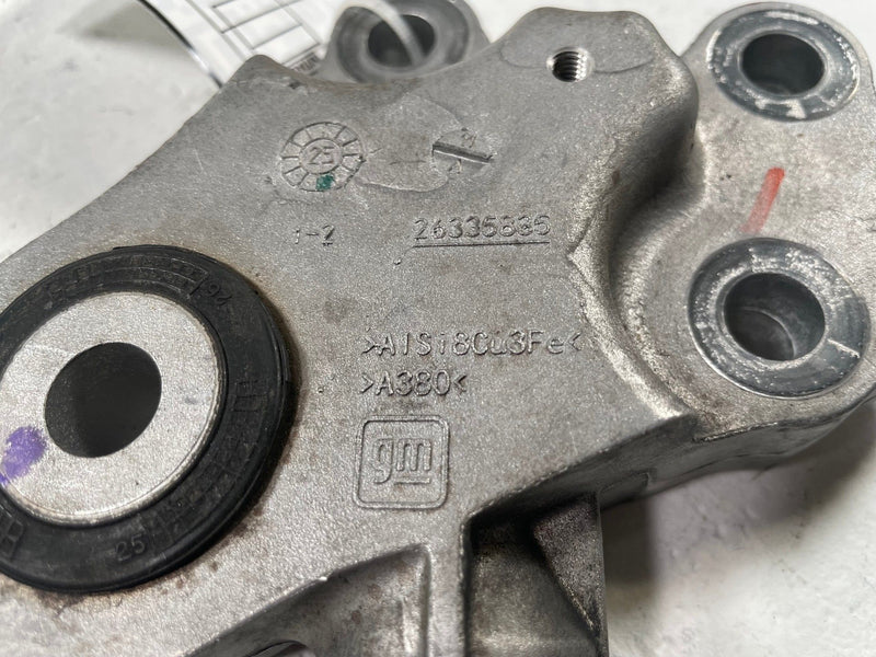 Load image into Gallery viewer, 2025 - 2026 CHEVROLET EQUINOX TRANSMISSION MOUNT SUPPORT BRACKET 1.5L # 112344
