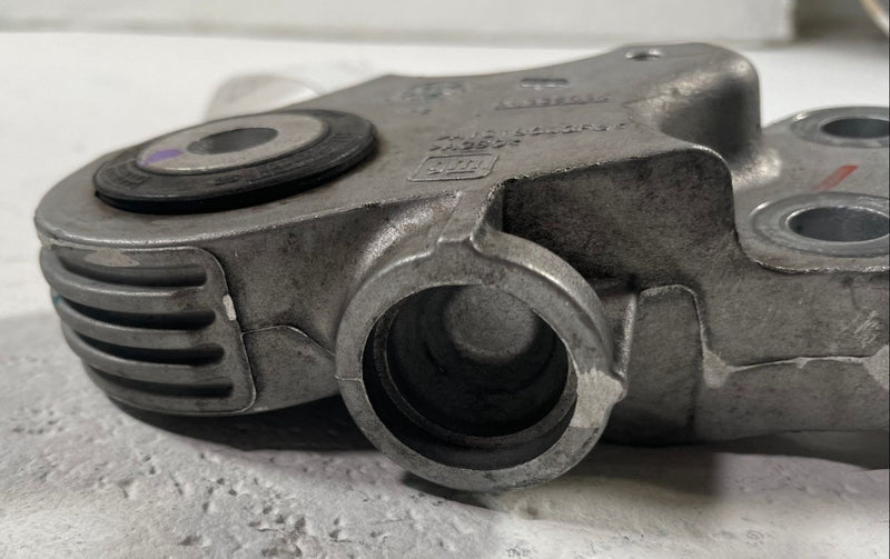 Load image into Gallery viewer, 2025 - 2026 CHEVROLET EQUINOX TRANSMISSION MOUNT SUPPORT BRACKET 1.5L # 112344
