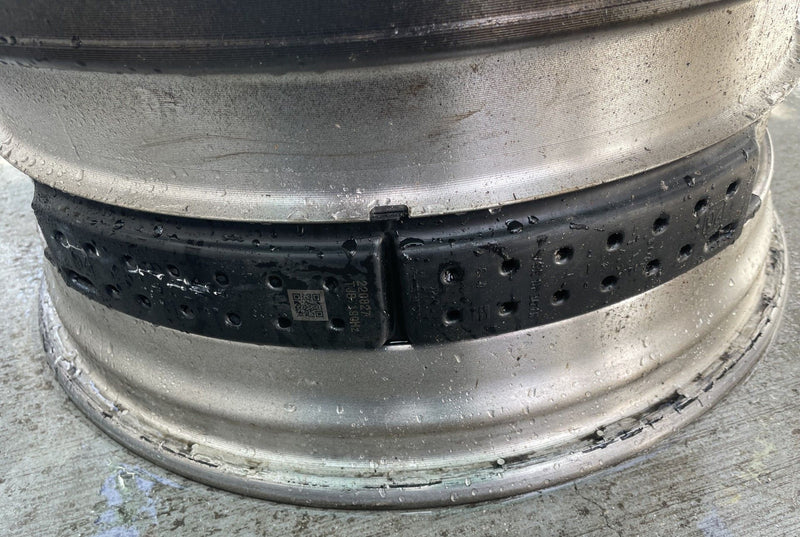 Load image into Gallery viewer, HONDA PASSPORT ELITE 20X8-1/2 TWIN 5 SPOKE ALLOY WHEEL RIM 2022-2023 # 113448
