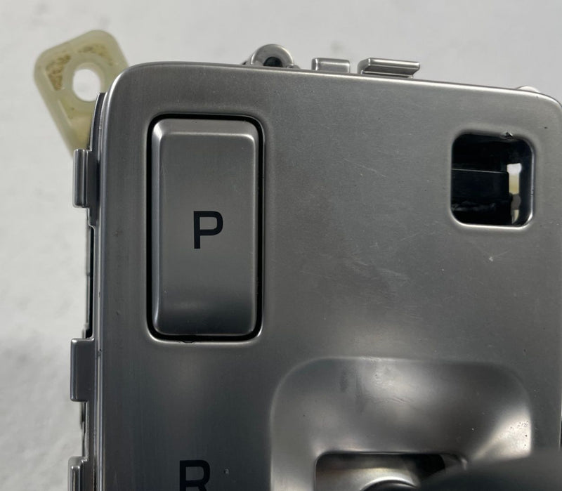 Load image into Gallery viewer, 2022-2023 GENESIS G70 AUTOMATIC GEAR SHIFTER FLOOR LEVER KNOB ASSEMBLY # 110930
