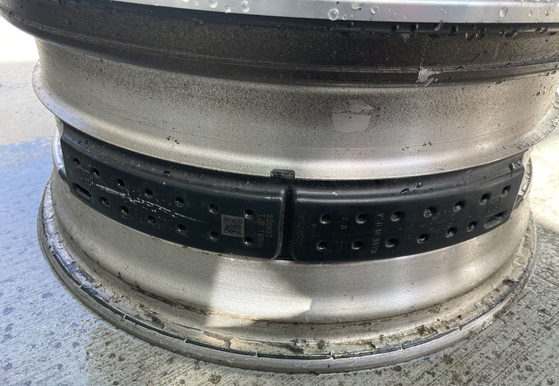 Load image into Gallery viewer, HONDA PASSPORT ELITE 20X8-1/2 TWIN 5 SPOKE ALLOY WHEEL RIM 2022-2023 # 113430
