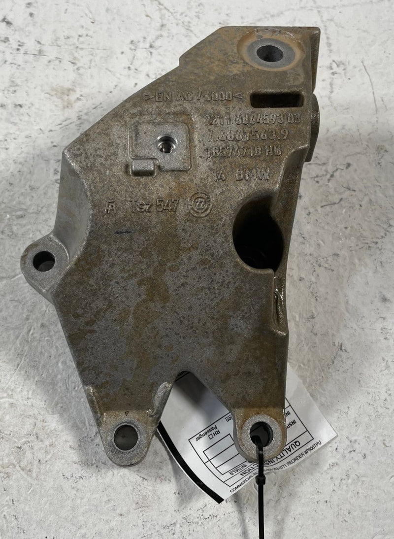 Load image into Gallery viewer, 2019 - 2024 BMW X3 530I 530E G01 FRONT LEFT ENGINE FRAME SUPPORT MOUNT #108195
