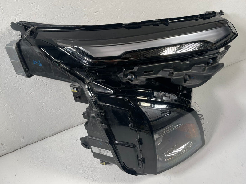 Load image into Gallery viewer, 2025-2026 CHEVROLET EQUINOX RIGHT PASSENGER SIDE LED HEADLIGHT HEADLAMP # 112422
