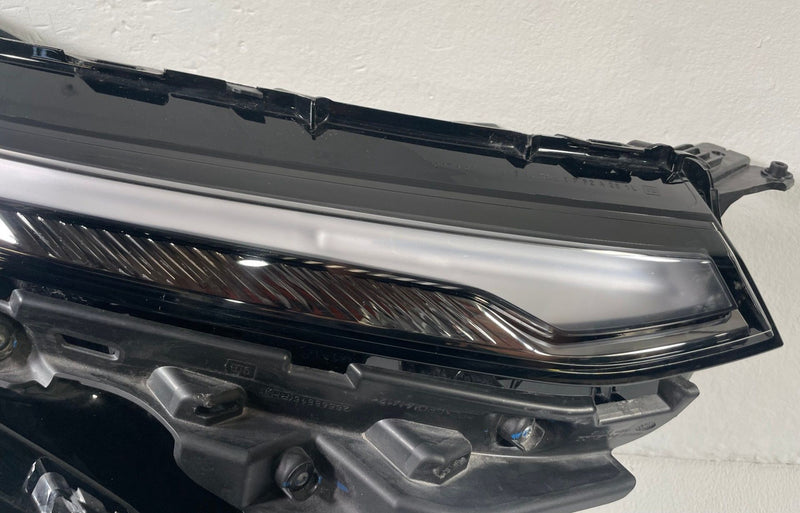 Load image into Gallery viewer, 2025-2026 CHEVROLET EQUINOX RIGHT PASSENGER SIDE LED HEADLIGHT HEADLAMP # 112422
