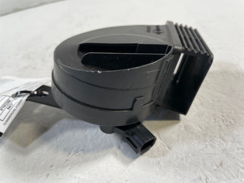 Load image into Gallery viewer, 2023 - 2025 HONDA PILOT FRONT LOW NOTE TONE HORN SIGNAL 38100-T90-A01 # 109622
