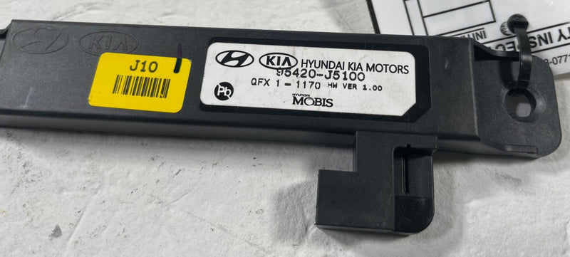 Load image into Gallery viewer, 2019-2023 GENESIS G70 KEYLESS ENTRY ANTENNA RECEIVER MODULE 95420-J5100 # 110941
