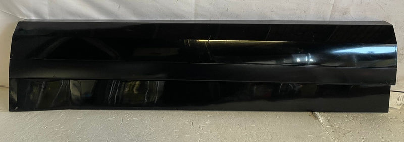 Load image into Gallery viewer, 24-26 HYUNDAI SANTA FE FRONT RIGHT PASSENGER SIDE DOOR LOWER MOLDING #108677
