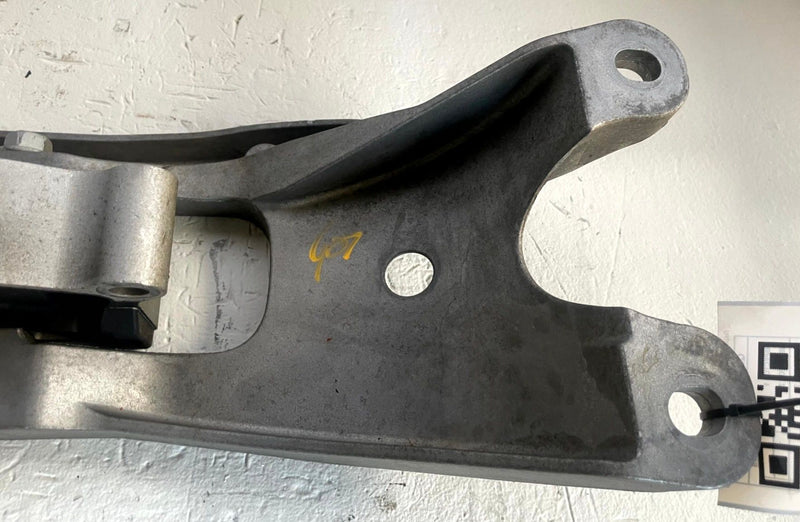 Load image into Gallery viewer, 2020 - 2026 FORD EXPLORER AUTOMATIC TRANSMISSION MOUNT BRACKET 2.3L # 111067

