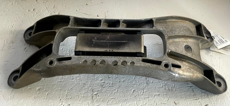 Load image into Gallery viewer, 2020 - 2026 FORD EXPLORER AUTOMATIC TRANSMISSION MOUNT BRACKET 2.3L # 111067
