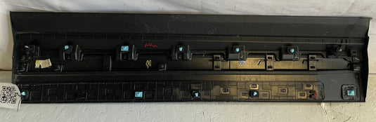 24-26 HYUNDAI SANTA FE FRONT RIGHT PASSENGER SIDE DOOR LOWER MOLDING