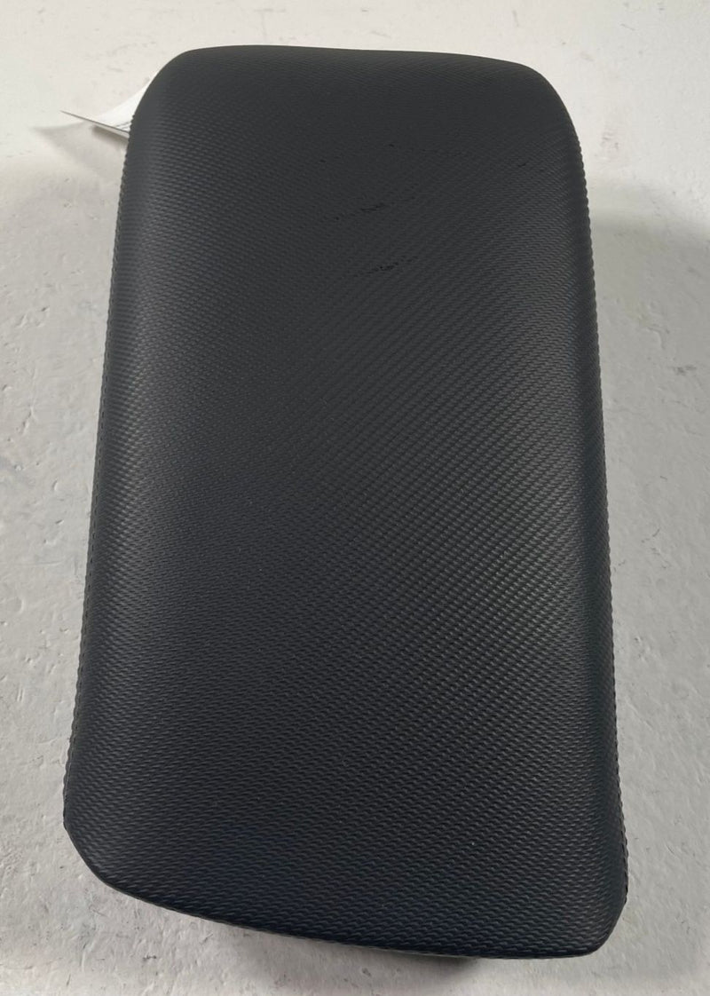 Load image into Gallery viewer, 2025-2026 CHEVROLET EQUINOX CENTER CONSOLE ARM REST LID COVER BLACK 1.5L #112427
