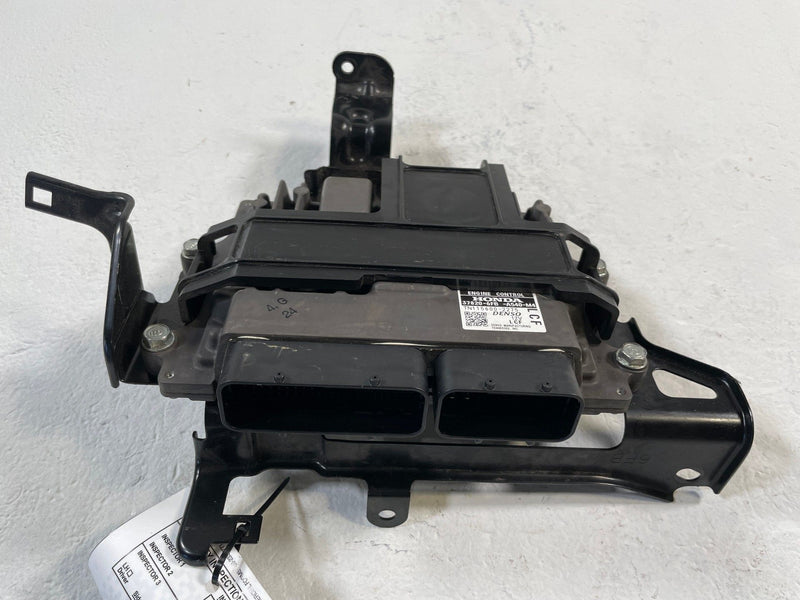 Load image into Gallery viewer, 2023-2024 HONDA PILOT LX ENGINE &amp; BODY CONTROL MODULE ECM BCM W/ KEY FOB #109626
