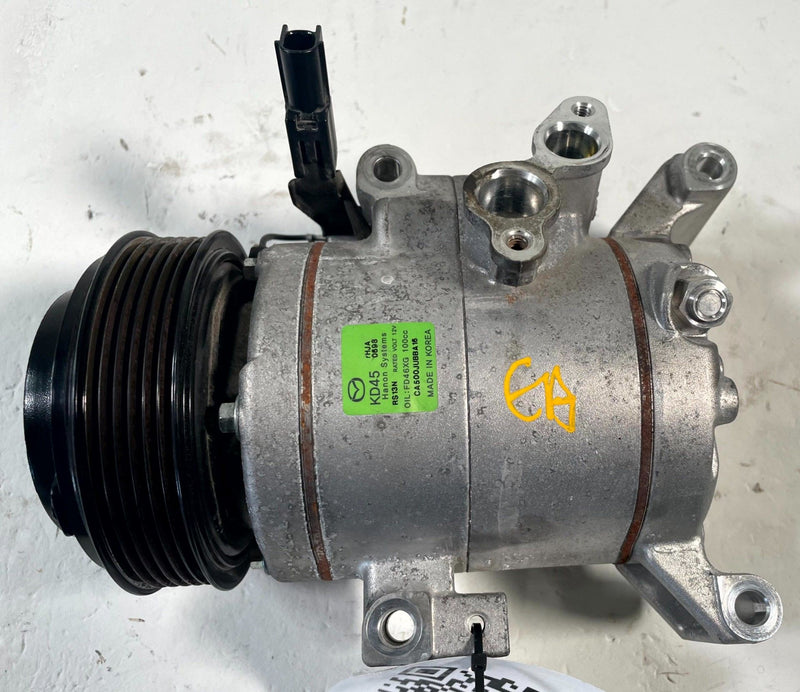 Load image into Gallery viewer, 13-25 MAZDA CX-5 AC AIR CONDITIONING COMPRESSOR &amp; CLUTCH KD45-61-450A # 113781
