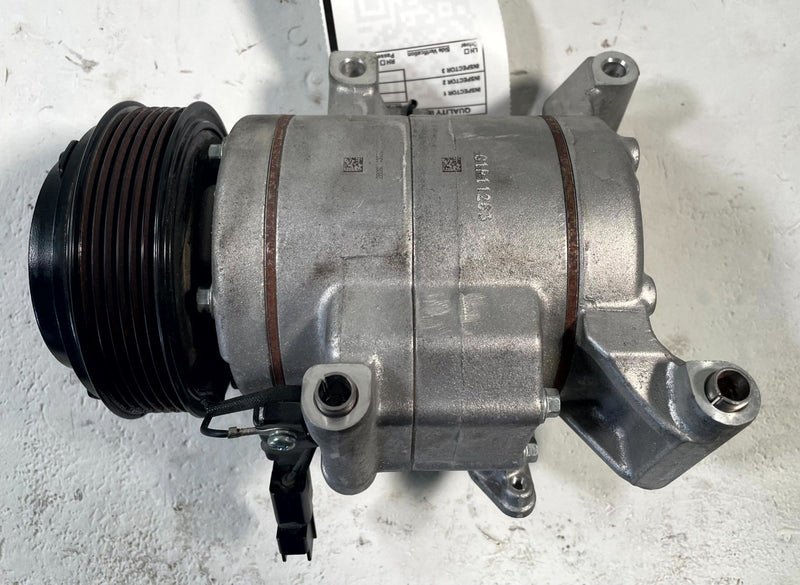 Load image into Gallery viewer, 13-25 MAZDA CX-5 AC AIR CONDITIONING COMPRESSOR &amp; CLUTCH KD45-61-450A # 113781
