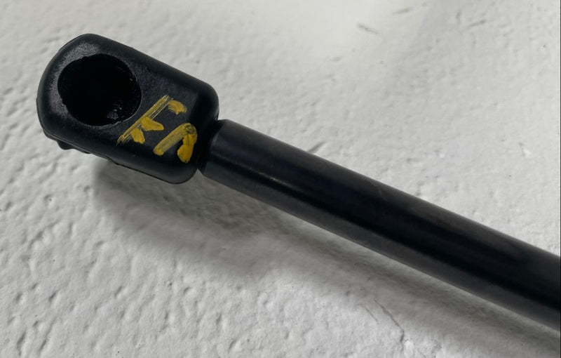 Load image into Gallery viewer, 25-26 CHEVROLET EQUINOX FRONT RIGHT HOOD LIFT CYLINDER SUPPORT STRUT 1.5L 112421
