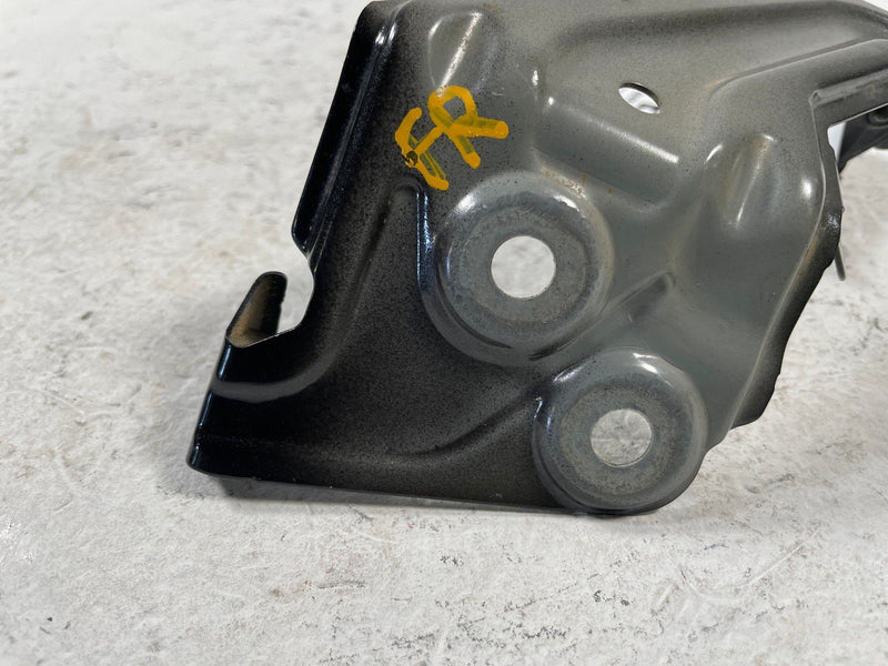 Load image into Gallery viewer, 2018 - 2025 BMW X3 X4 G01 FRONT RIGHT SIDE LOWER FENDER SUPPORT BRACKET # 108204
