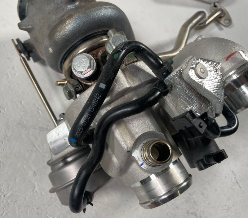 Load image into Gallery viewer, 25-26 CHEVROLET EQUINOX ENGINE MOTOR TURBOCHARGER ASSEMBLY 1.5L 5K MILES #112439
