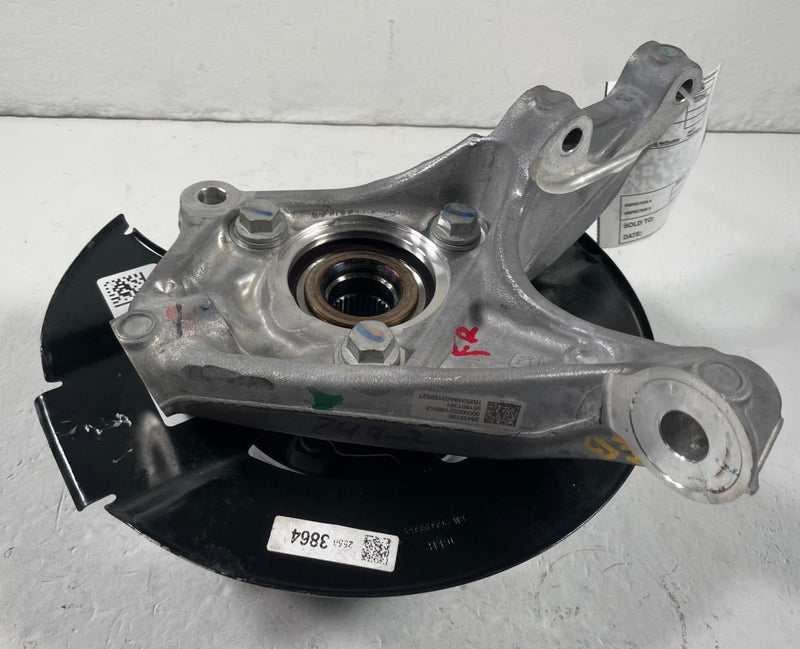 Load image into Gallery viewer, 25-26 CHEVROLET EQUINOX FRONT RIGHT SPINDLE KNUCKLE W/ BEARING HUB 1.5L #112414
