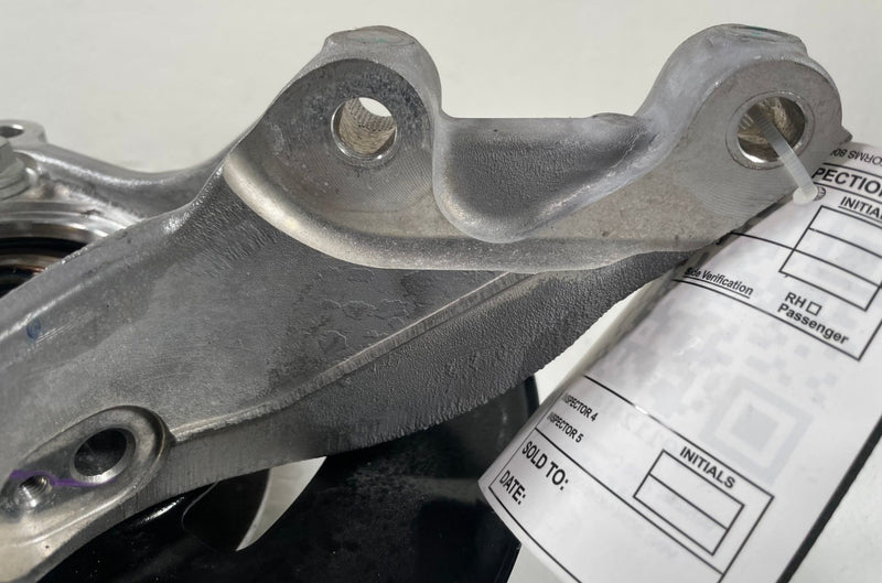 Load image into Gallery viewer, 25-26 CHEVROLET EQUINOX FRONT RIGHT SPINDLE KNUCKLE W/ BEARING HUB 1.5L #112414
