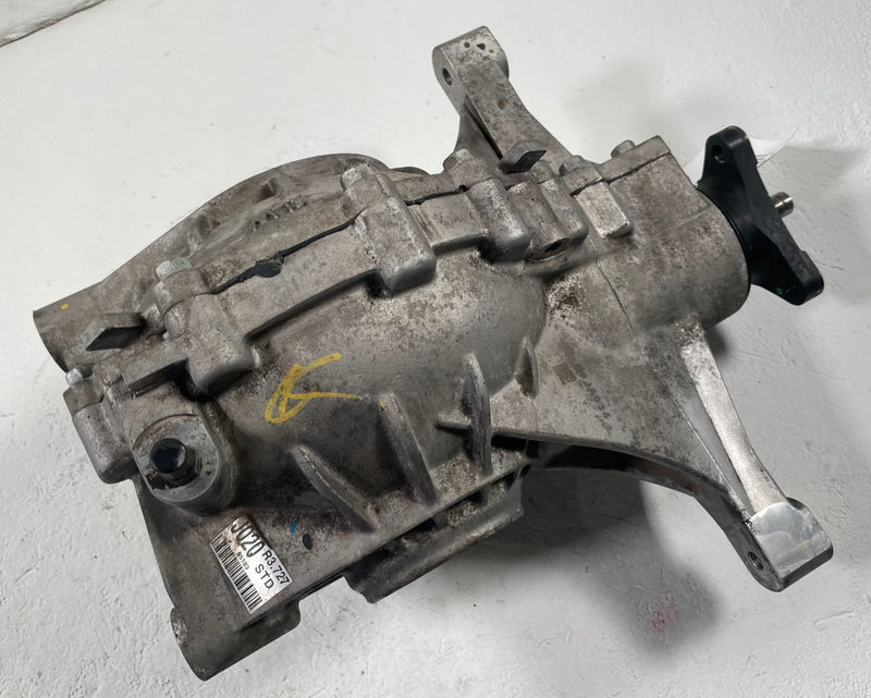 Load image into Gallery viewer, 2019 - 2023 GENESIS G70 RWD REAR AXLE DIFFERENTIAL CARRIER ASSEMBLY 2.0L #110990
