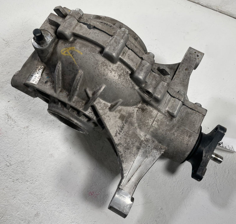 Load image into Gallery viewer, 2019 - 2023 GENESIS G70 RWD REAR AXLE DIFFERENTIAL CARRIER ASSEMBLY 2.0L #110990
