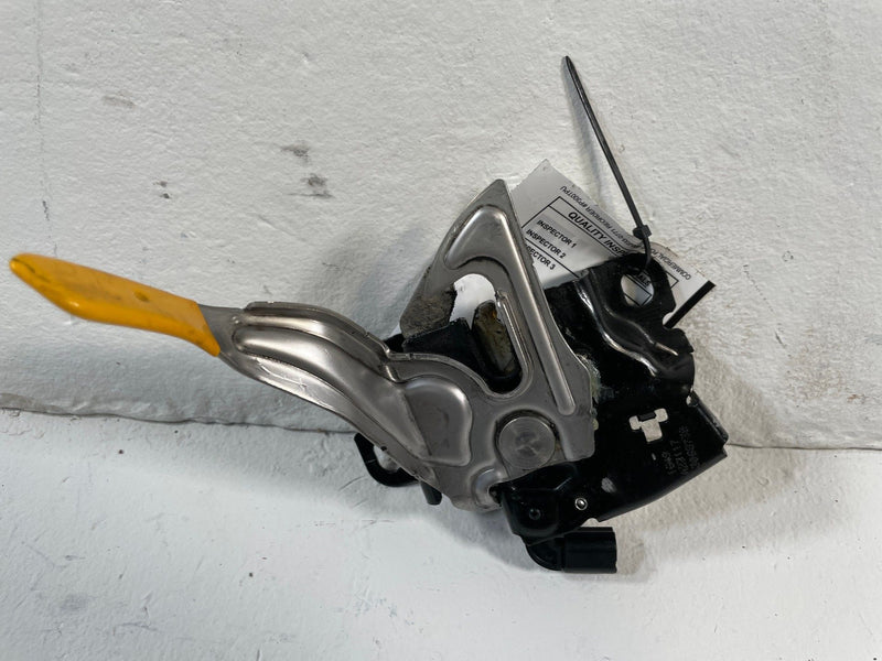 Load image into Gallery viewer, 2023-2025 HONDA PILOT FRONT LEFT DRIVER SIDE HOOD BONNET LOCK LATCH # 109615
