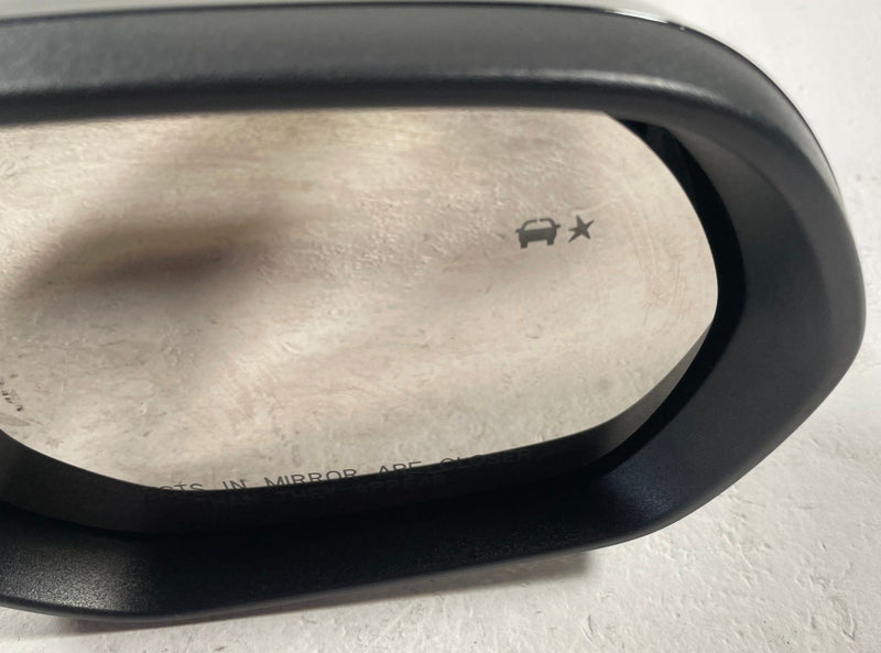 Load image into Gallery viewer, 2025 - 2026 CHEVROLET EQUINOX FRONT RIGHT SIDE VIEW DOOR MIRROR (BLACK) # 112416

