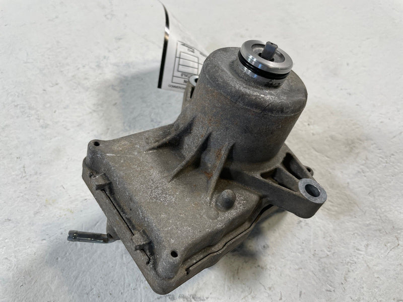 Load image into Gallery viewer, 2023-2025 HONDA PILOT REAR DIFFERENTIAL AXLE CARRIER OIL PUMP MOTOR # 109627
