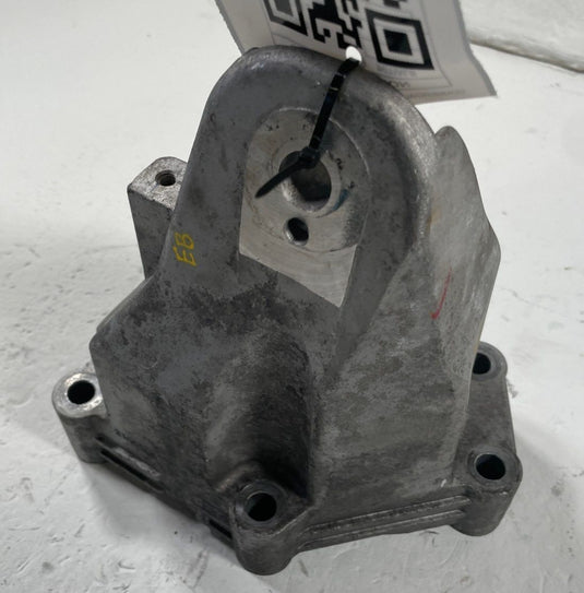 2019 - 2023 GENESIS G70 FRONT RIGHT ENGINE MOUNT SUPPORT BRACKET 2.0L