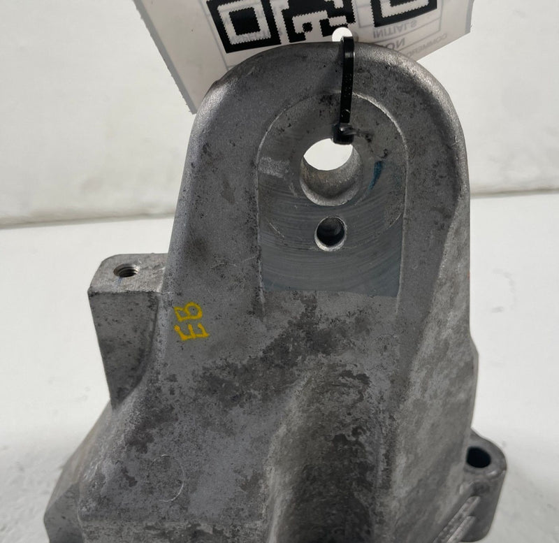 Load image into Gallery viewer, 2019 - 2023 GENESIS G70 FRONT RIGHT ENGINE MOUNT SUPPORT BRACKET 2.0L # 110963
