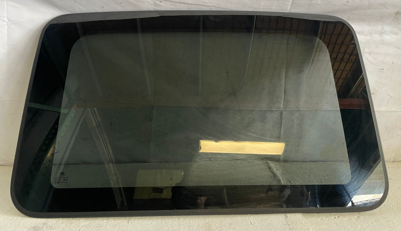 Load image into Gallery viewer, 2024-2026 HYUNDAI SANTA FE FRONT UPPER OVERHEAD SUNROOF WINDOW GLASS #108705

