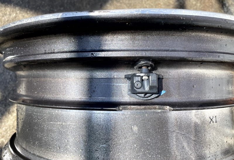 Load image into Gallery viewer, ACURA ILX 17X7J 5 Y SPOKE MACHINED FACE SILVER ALLOY WHEEL RIM 2019-2022 #113691
