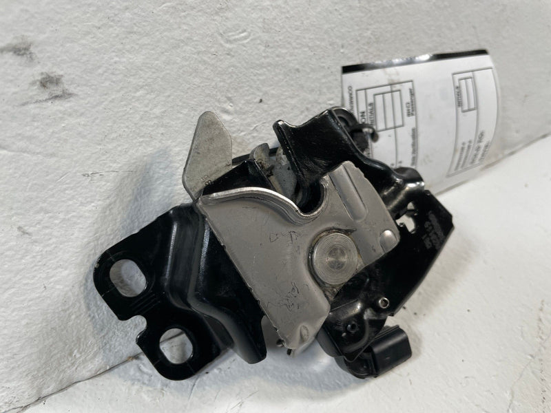 Load image into Gallery viewer, 2023-2025 HONDA PILOT FRONT RIGHT PASSENGER SIDE HOOD BONNET LOCK LATCH # 109616
