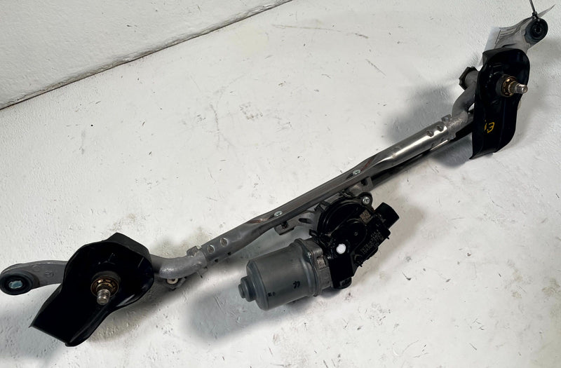 Load image into Gallery viewer, 2017-2025 MAZDA CX-5 FRONT WINDSHIELD WIPER LINKAGE W/ MOTOR TK7867340A # 113786
