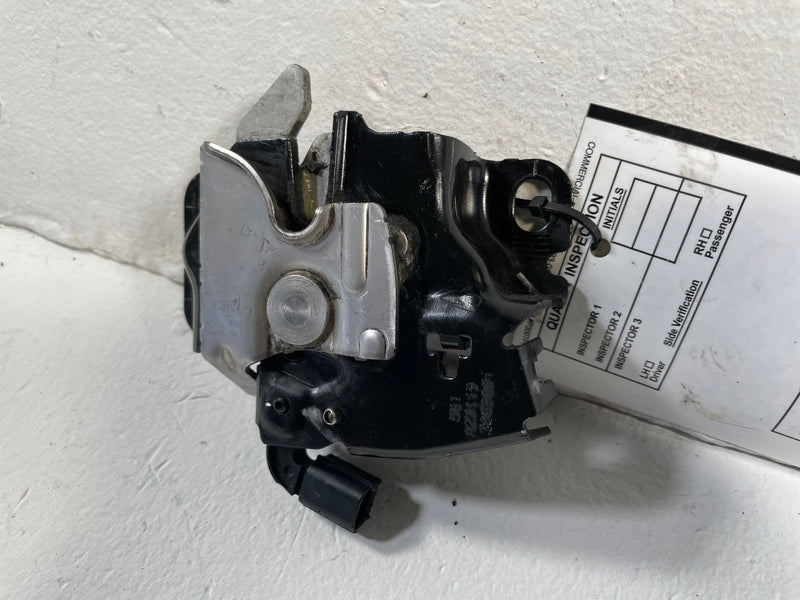 Load image into Gallery viewer, 2023-2025 HONDA PILOT FRONT RIGHT PASSENGER SIDE HOOD BONNET LOCK LATCH # 109616
